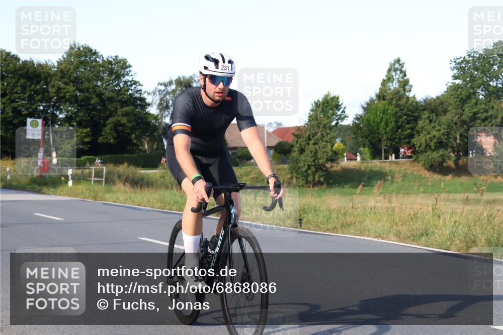 25.08.2024 - Elbe Triathlon Hamburg Fuchs,  Jonas http://msf.ph/oto/6868086 25.08.2024 09:30:05 Radfahren 101, 231, 221, 114 meine-sportfotos.de
