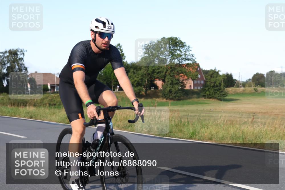 25.08.2024 - Elbe Triathlon Hamburg Fuchs,  Jonas http://msf.ph/oto/6868090 25.08.2024 09:30:05 Radfahren 101, 231, 221, 114 meine-sportfotos.de