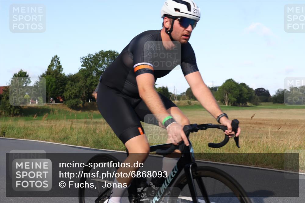 25.08.2024 - Elbe Triathlon Hamburg Fuchs,  Jonas http://msf.ph/oto/6868093 25.08.2024 09:30:06 Radfahren 101, 231, 221, 114 meine-sportfotos.de