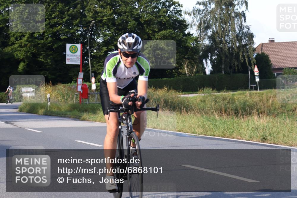 25.08.2024 - Elbe Triathlon Hamburg Fuchs,  Jonas http://msf.ph/oto/6868101 25.08.2024 09:30:08 Radfahren 231, 221, 114 meine-sportfotos.de