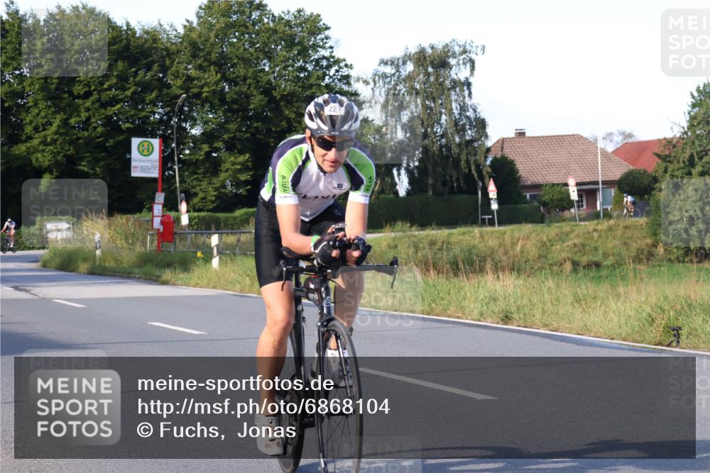 25.08.2024 - Elbe Triathlon Hamburg Fuchs,  Jonas http://msf.ph/oto/6868104 25.08.2024 09:30:08 Radfahren 231, 221, 114 meine-sportfotos.de