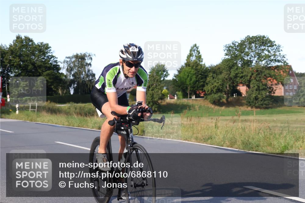 25.08.2024 - Elbe Triathlon Hamburg Fuchs,  Jonas http://msf.ph/oto/6868110 25.08.2024 09:30:08 Radfahren 231, 221, 114 meine-sportfotos.de