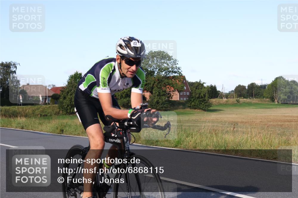 25.08.2024 - Elbe Triathlon Hamburg Fuchs,  Jonas http://msf.ph/oto/6868115 25.08.2024 09:30:08 Radfahren 231, 221, 114 meine-sportfotos.de