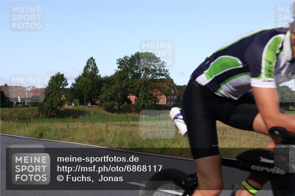 25.08.2024 - Elbe Triathlon Hamburg Fuchs,  Jonas http://msf.ph/oto/6868117 25.08.2024 09:30:08 Radfahren 231, 221, 114 meine-sportfotos.de
