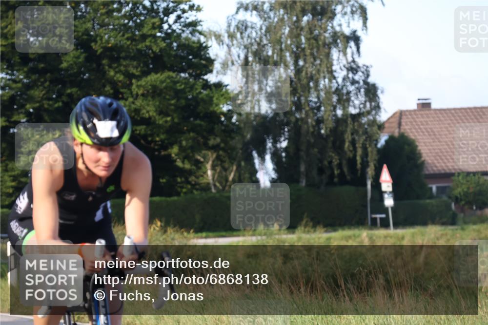 25.08.2024 - Elbe Triathlon Hamburg Fuchs,  Jonas http://msf.ph/oto/6868138 25.08.2024 09:30:11 Radfahren 221, 114, 182, 214, 137 meine-sportfotos.de