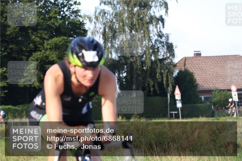 25.08.2024 - Elbe Triathlon Hamburg Fuchs,  Jonas http://msf.ph/oto/6868141 25.08.2024 09:30:11 Radfahren 221, 114, 182, 214, 137 meine-sportfotos.de