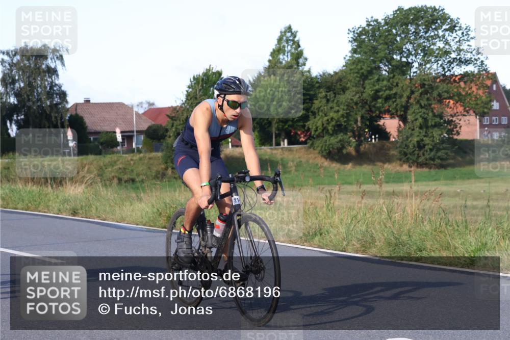 25.08.2024 - Elbe Triathlon Hamburg Fuchs,  Jonas http://msf.ph/oto/6868196 25.08.2024 09:30:17 Radfahren 114, 182, 214, 137, 286, 249 meine-sportfotos.de