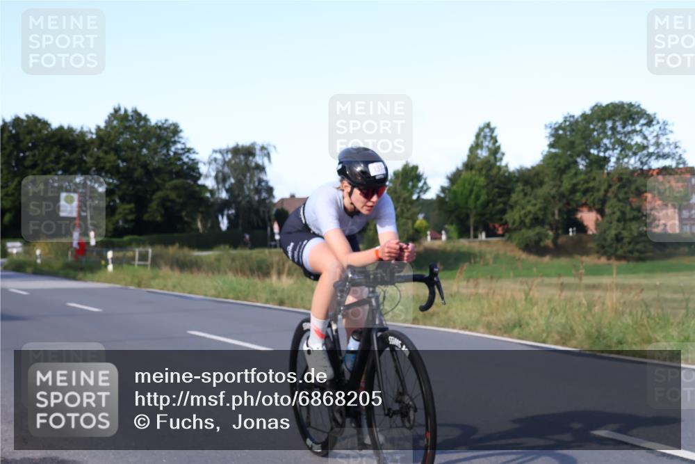 25.08.2024 - Elbe Triathlon Hamburg Fuchs,  Jonas http://msf.ph/oto/6868205 25.08.2024 09:30:17 Radfahren 114, 182, 214, 137, 286, 249 meine-sportfotos.de