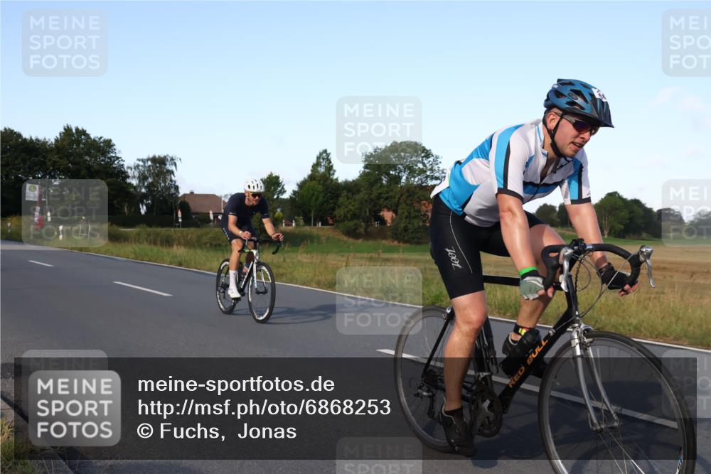 25.08.2024 - Elbe Triathlon Hamburg Fuchs,  Jonas http://msf.ph/oto/6868253 25.08.2024 09:30:23 Radfahren 137, 286, 249, 361 meine-sportfotos.de