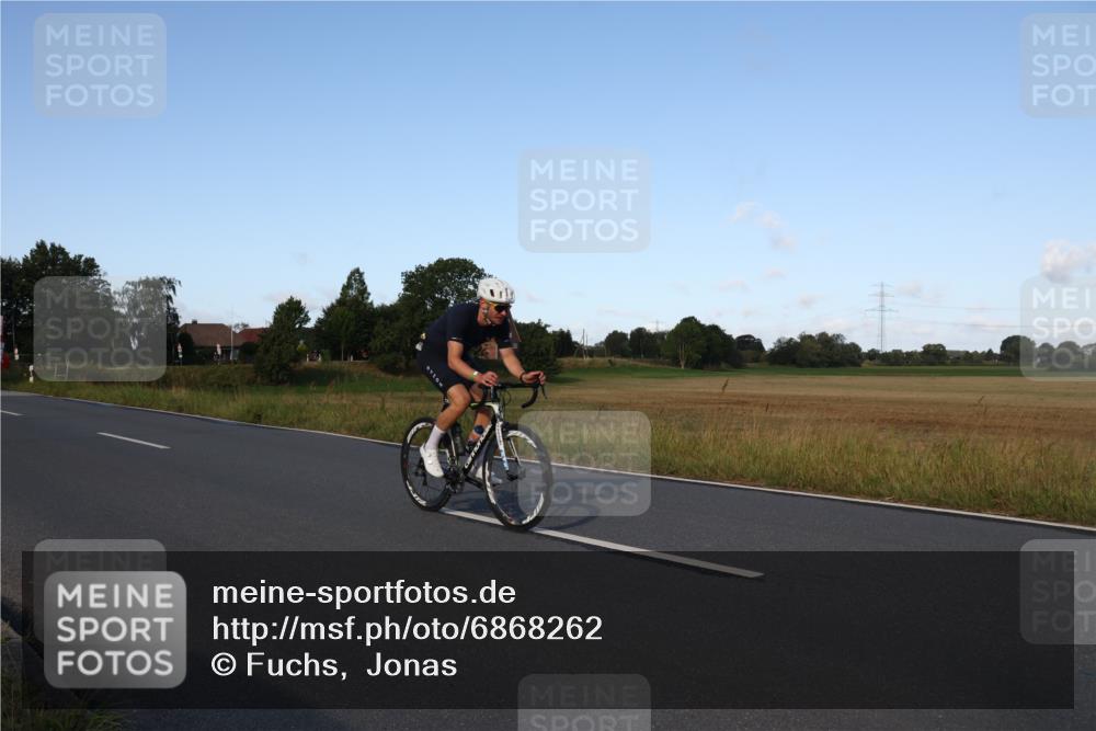 25.08.2024 - Elbe Triathlon Hamburg Fuchs,  Jonas http://msf.ph/oto/6868262 25.08.2024 09:30:23 Radfahren 137, 286, 249, 361 meine-sportfotos.de