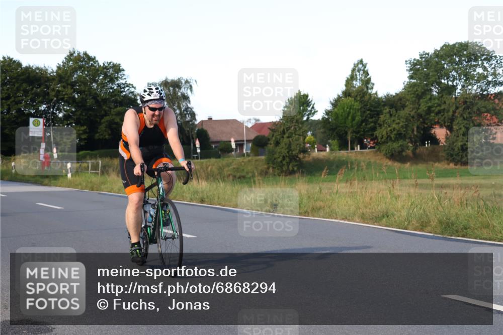 25.08.2024 - Elbe Triathlon Hamburg Fuchs,  Jonas http://msf.ph/oto/6868294 25.08.2024 09:30:27 Radfahren 286, 249, 361, 170, 330 meine-sportfotos.de