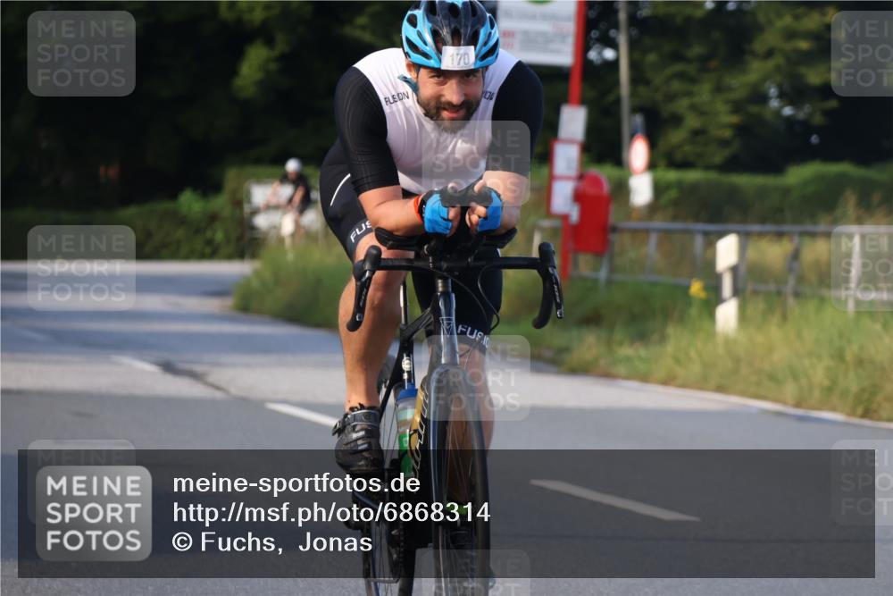 25.08.2024 - Elbe Triathlon Hamburg Fuchs,  Jonas http://msf.ph/oto/6868314 25.08.2024 09:30:30 Radfahren 361, 170, 330, 88 meine-sportfotos.de