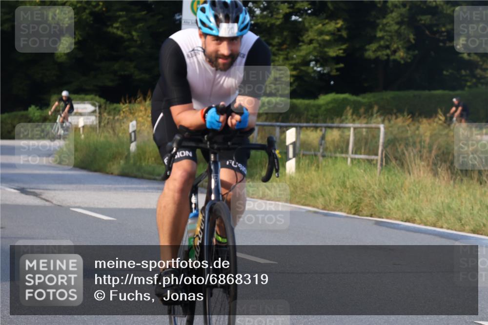 25.08.2024 - Elbe Triathlon Hamburg Fuchs,  Jonas http://msf.ph/oto/6868319 25.08.2024 09:30:30 Radfahren 361, 170, 330, 88 meine-sportfotos.de