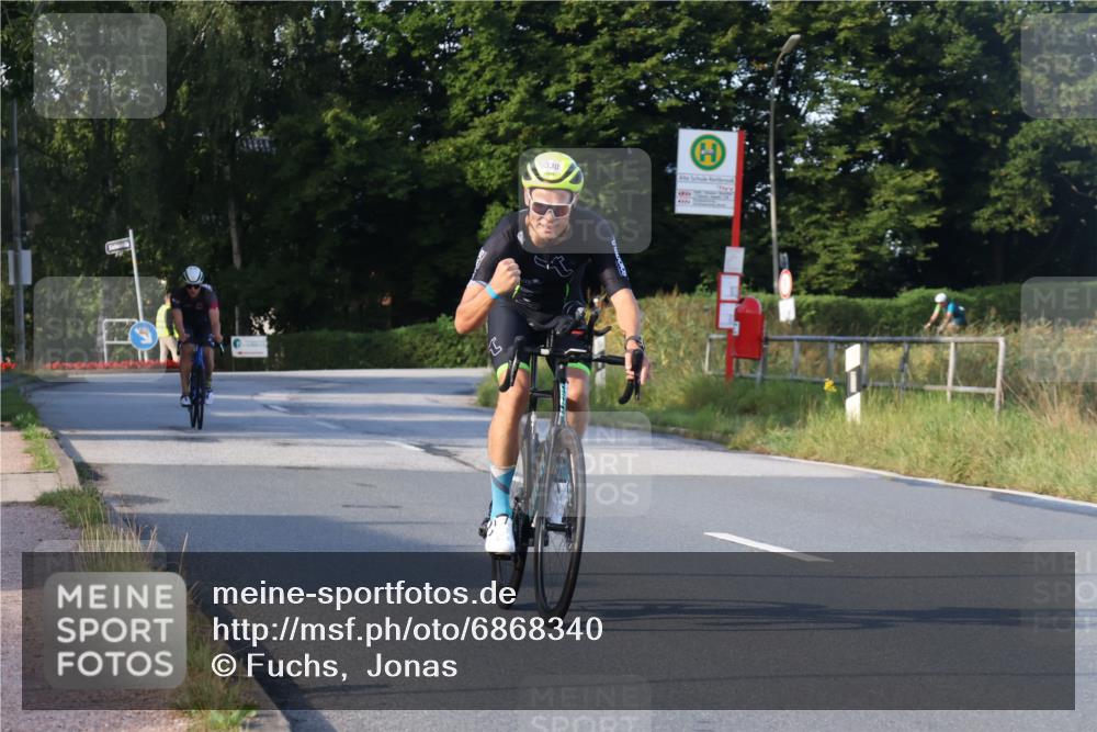 25.08.2024 - Elbe Triathlon Hamburg Fuchs,  Jonas http://msf.ph/oto/6868340 25.08.2024 09:30:32 Radfahren 361, 170, 330, 88 meine-sportfotos.de