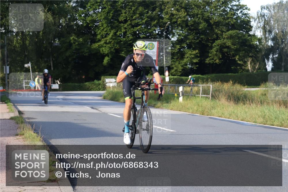25.08.2024 - Elbe Triathlon Hamburg Fuchs,  Jonas http://msf.ph/oto/6868343 25.08.2024 09:30:32 Radfahren 361, 170, 330, 88 meine-sportfotos.de