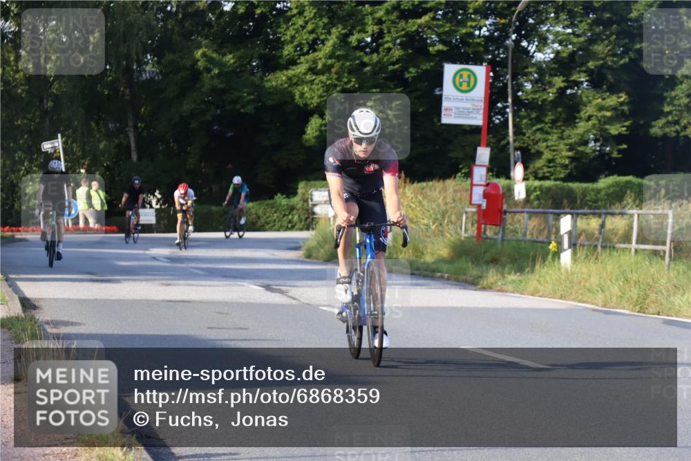 25.08.2024 - Elbe Triathlon Hamburg Fuchs,  Jonas http://msf.ph/oto/6868359 25.08.2024 09:30:35 Radfahren 170, 330, 88, 250, 70 meine-sportfotos.de