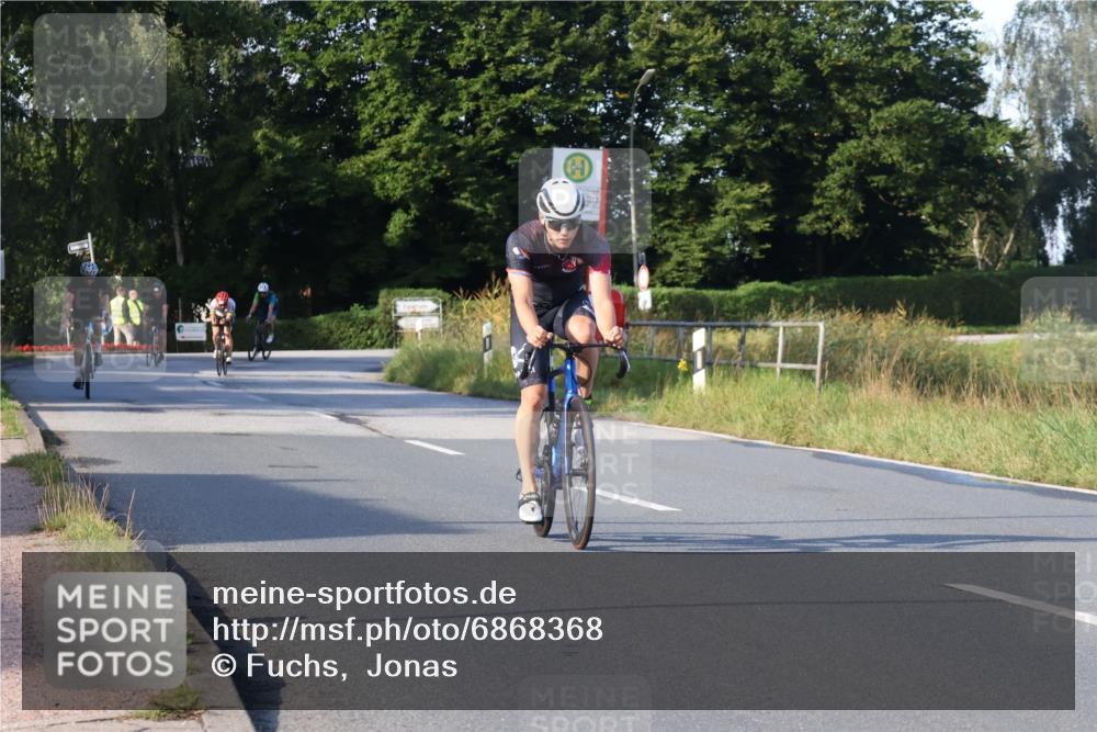 25.08.2024 - Elbe Triathlon Hamburg Fuchs,  Jonas http://msf.ph/oto/6868368 25.08.2024 09:30:35 Radfahren 170, 330, 88, 250, 70 meine-sportfotos.de