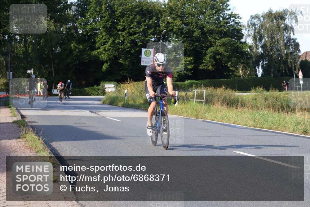 25.08.2024 - Elbe Triathlon Hamburg Fuchs,  Jonas http://msf.ph/oto/6868371 25.08.2024 09:30:35 Radfahren 170, 330, 88, 250, 70 meine-sportfotos.de