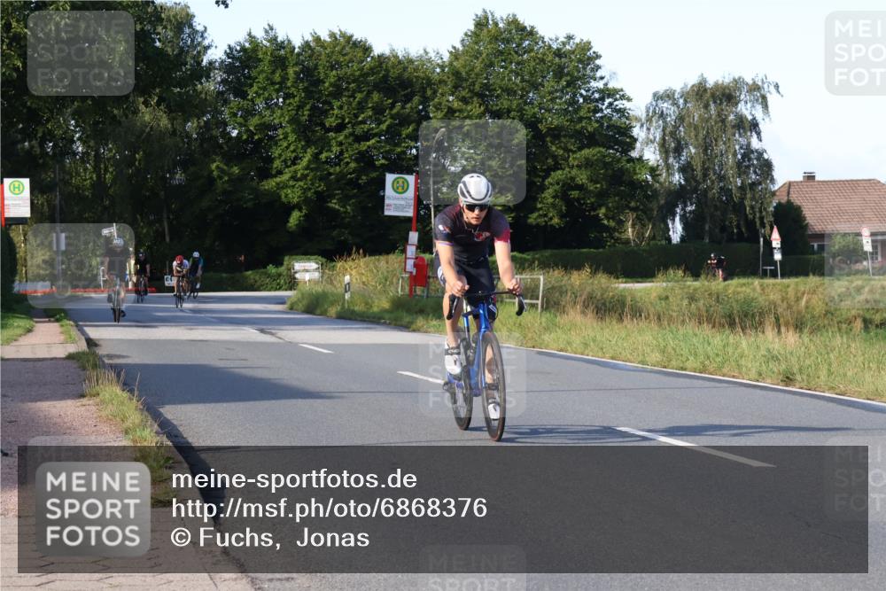 25.08.2024 - Elbe Triathlon Hamburg Fuchs,  Jonas http://msf.ph/oto/6868376 25.08.2024 09:30:35 Radfahren 170, 330, 88, 250, 70 meine-sportfotos.de