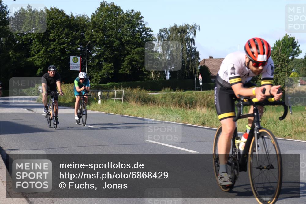 25.08.2024 - Elbe Triathlon Hamburg Fuchs,  Jonas http://msf.ph/oto/6868429 25.08.2024 09:30:41 Radfahren 88, 250, 70, 44, 304, 362 meine-sportfotos.de
