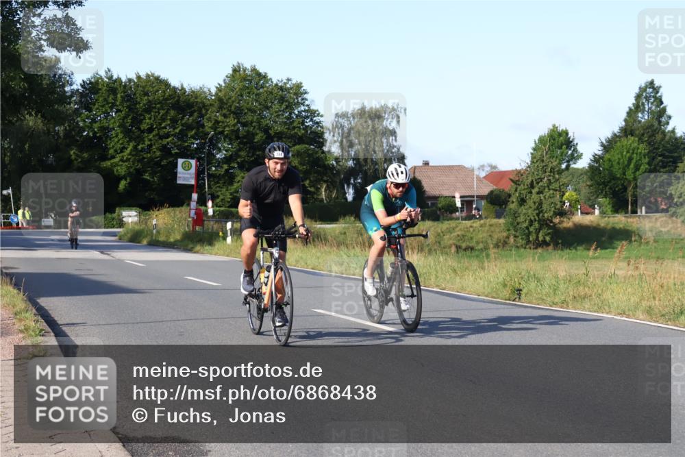 25.08.2024 - Elbe Triathlon Hamburg Fuchs,  Jonas http://msf.ph/oto/6868438 25.08.2024 09:30:42 Radfahren 250, 70, 44, 304, 362 meine-sportfotos.de