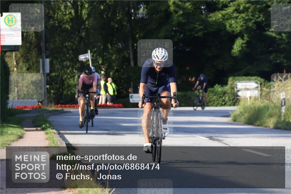 25.08.2024 - Elbe Triathlon Hamburg Fuchs,  Jonas http://msf.ph/oto/6868474 25.08.2024 09:30:53 Radfahren 438, 383, 145 meine-sportfotos.de