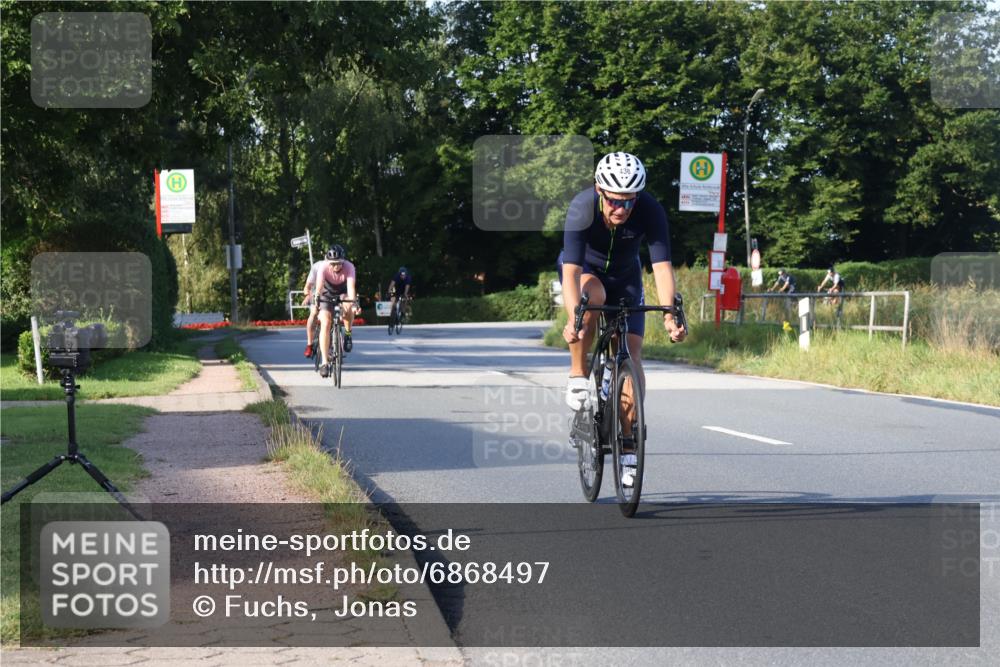 25.08.2024 - Elbe Triathlon Hamburg Fuchs,  Jonas http://msf.ph/oto/6868497 25.08.2024 09:30:54 Radfahren 438, 383, 145 meine-sportfotos.de