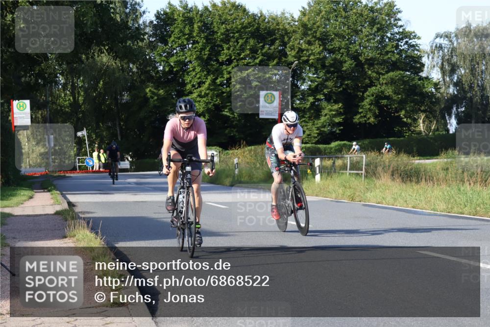 25.08.2024 - Elbe Triathlon Hamburg Fuchs,  Jonas http://msf.ph/oto/6868522 25.08.2024 09:30:56 Radfahren 438, 383, 145, 400 meine-sportfotos.de