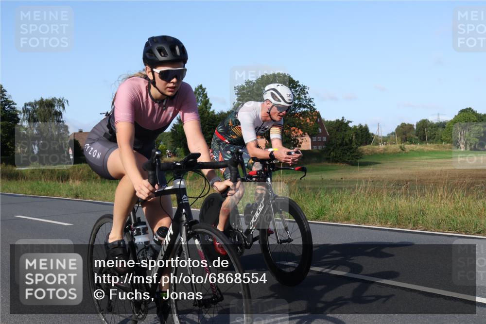 25.08.2024 - Elbe Triathlon Hamburg Fuchs,  Jonas http://msf.ph/oto/6868554 25.08.2024 09:30:58 Radfahren 438, 383, 145, 400, 254 meine-sportfotos.de