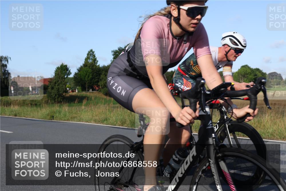 25.08.2024 - Elbe Triathlon Hamburg Fuchs,  Jonas http://msf.ph/oto/6868558 25.08.2024 09:30:58 Radfahren 438, 383, 145, 400, 254 meine-sportfotos.de