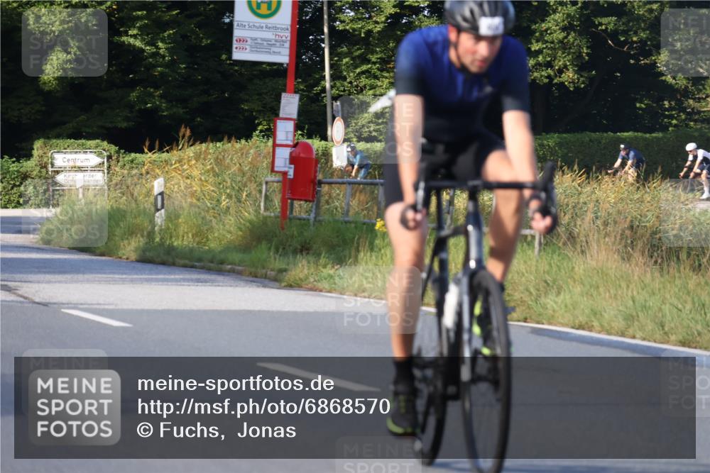 25.08.2024 - Elbe Triathlon Hamburg Fuchs,  Jonas http://msf.ph/oto/6868570 25.08.2024 09:31:01 Radfahren 383, 145, 400, 254, 271, 67, 113 meine-sportfotos.de