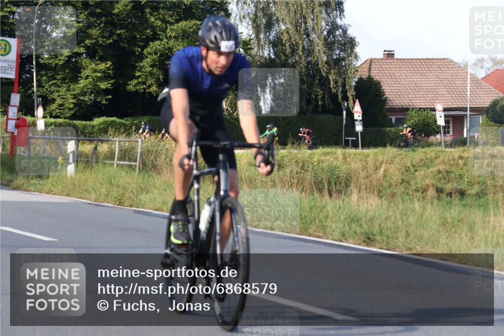 25.08.2024 - Elbe Triathlon Hamburg Fuchs,  Jonas http://msf.ph/oto/6868579 25.08.2024 09:31:01 Radfahren 383, 145, 400, 254, 271, 67, 113 meine-sportfotos.de