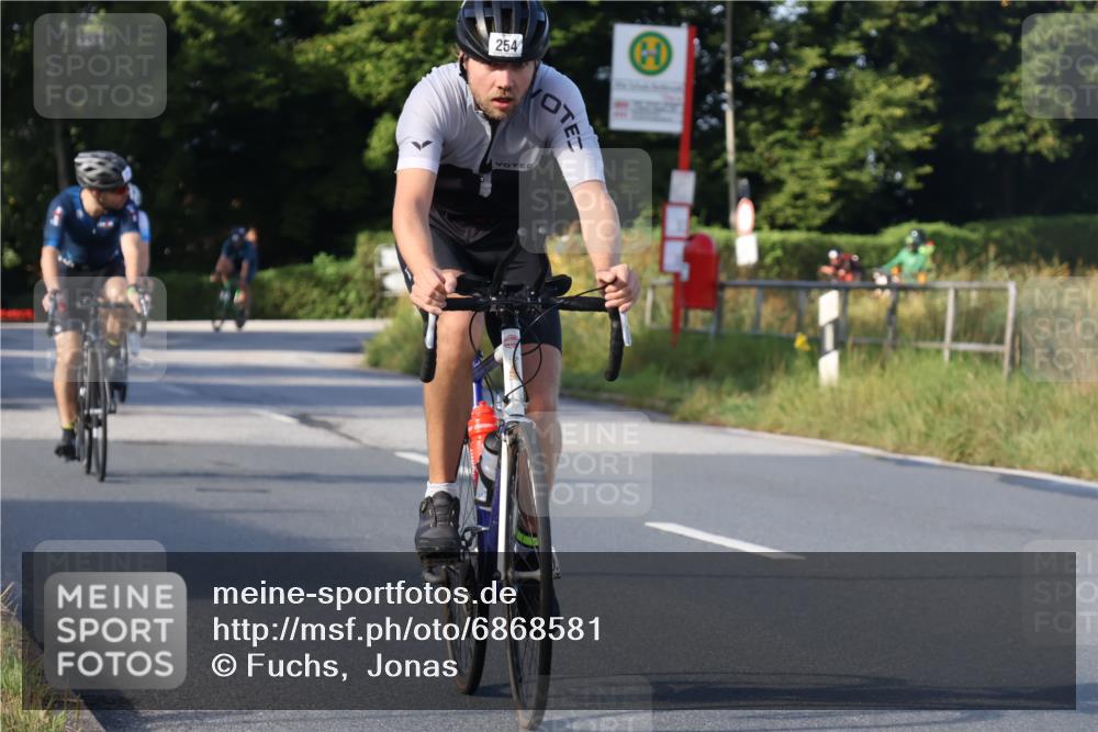 25.08.2024 - Elbe Triathlon Hamburg Fuchs,  Jonas http://msf.ph/oto/6868581 25.08.2024 09:31:03 Radfahren 383, 145, 400, 254, 271, 67, 113, 136 meine-sportfotos.de