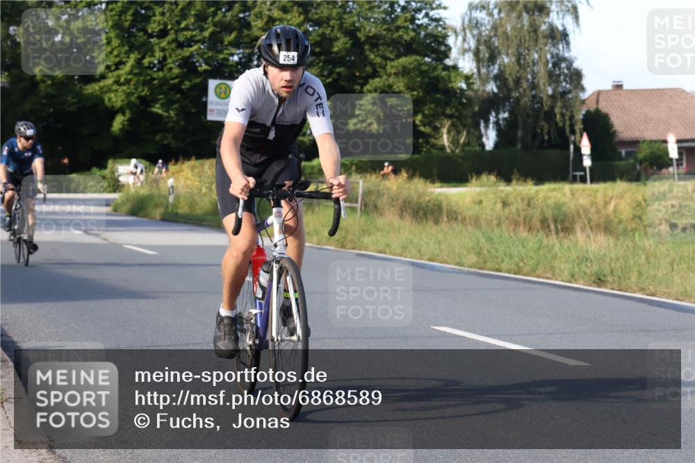 25.08.2024 - Elbe Triathlon Hamburg Fuchs,  Jonas http://msf.ph/oto/6868589 25.08.2024 09:31:03 Radfahren 383, 145, 400, 254, 271, 67, 113, 136 meine-sportfotos.de