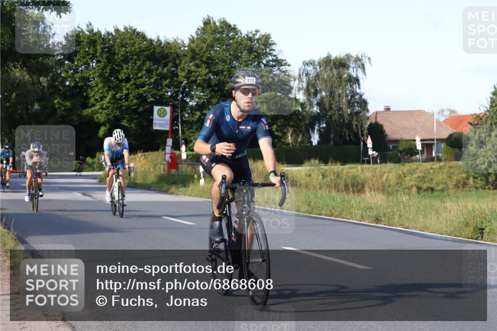 25.08.2024 - Elbe Triathlon Hamburg Fuchs,  Jonas http://msf.ph/oto/6868608 25.08.2024 09:31:05 Radfahren 400, 254, 271, 67, 113, 136, 187, 257, 302 meine-sportfotos.de