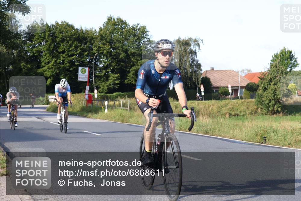25.08.2024 - Elbe Triathlon Hamburg Fuchs,  Jonas http://msf.ph/oto/6868611 25.08.2024 09:31:05 Radfahren 400, 254, 271, 67, 113, 136, 187, 257, 302 meine-sportfotos.de