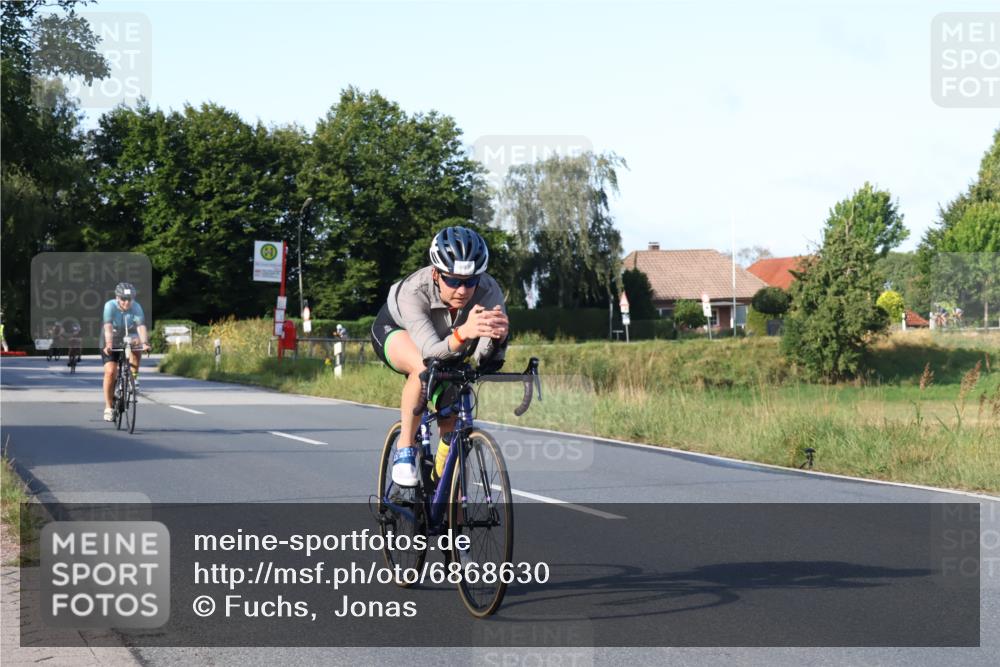 25.08.2024 - Elbe Triathlon Hamburg Fuchs,  Jonas http://msf.ph/oto/6868630 25.08.2024 09:31:07 Radfahren 400, 254, 271, 67, 113, 136, 187, 257, 302 meine-sportfotos.de