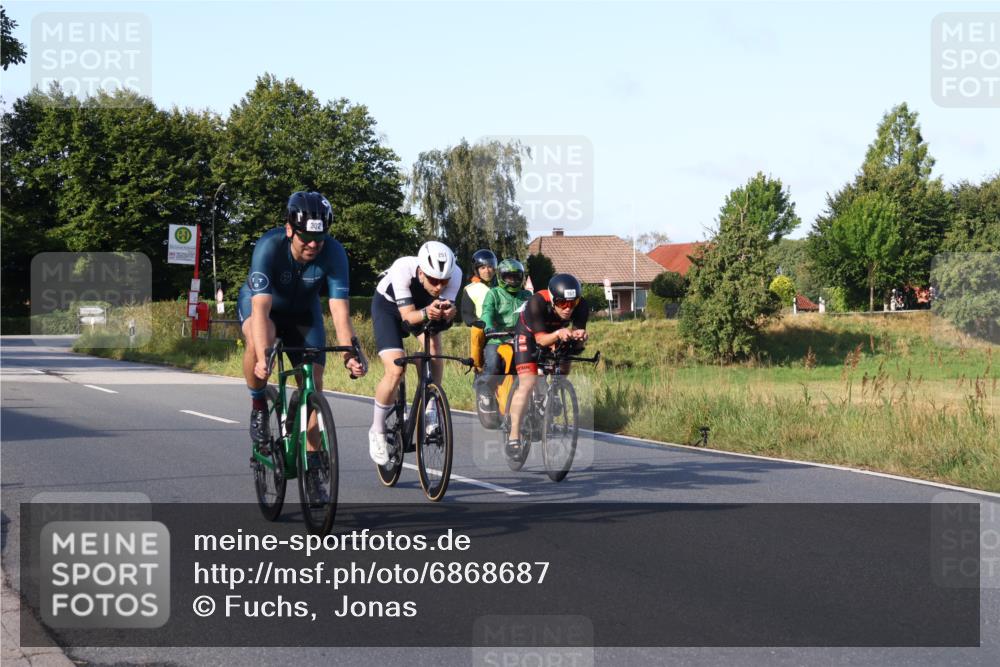 25.08.2024 - Elbe Triathlon Hamburg Fuchs,  Jonas http://msf.ph/oto/6868687 25.08.2024 09:31:11 Radfahren 271, 67, 113, 136, 187, 257, 302, 307, 312, 482 meine-sportfotos.de