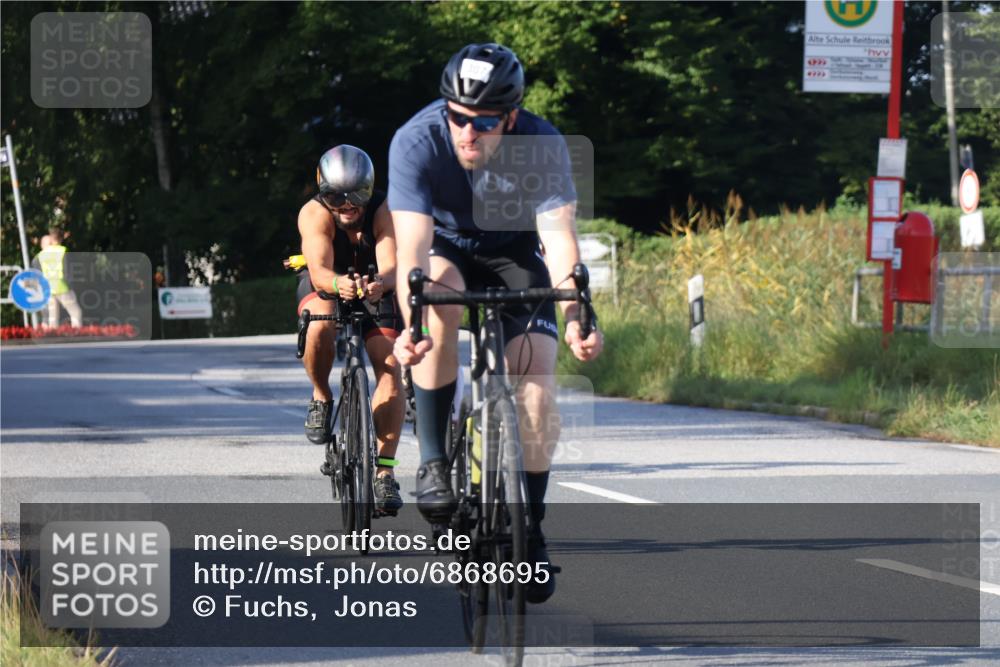 25.08.2024 - Elbe Triathlon Hamburg Fuchs,  Jonas http://msf.ph/oto/6868695 25.08.2024 09:31:13 Radfahren 113, 136, 187, 257, 302, 307, 312, 482, 243 meine-sportfotos.de