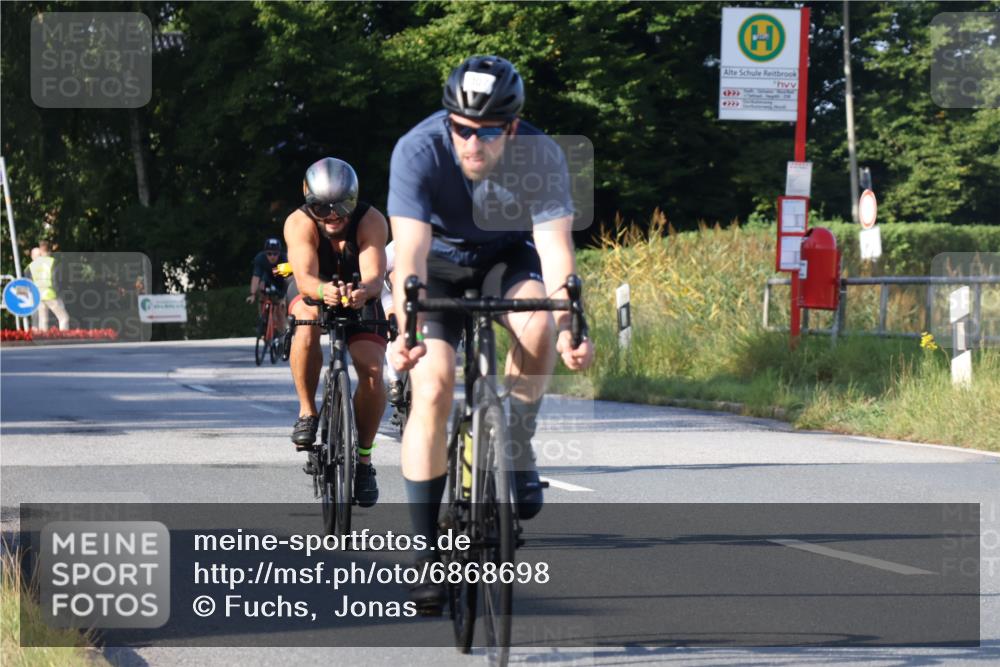 25.08.2024 - Elbe Triathlon Hamburg Fuchs,  Jonas http://msf.ph/oto/6868698 25.08.2024 09:31:13 Radfahren 113, 136, 187, 257, 302, 307, 312, 482, 243 meine-sportfotos.de