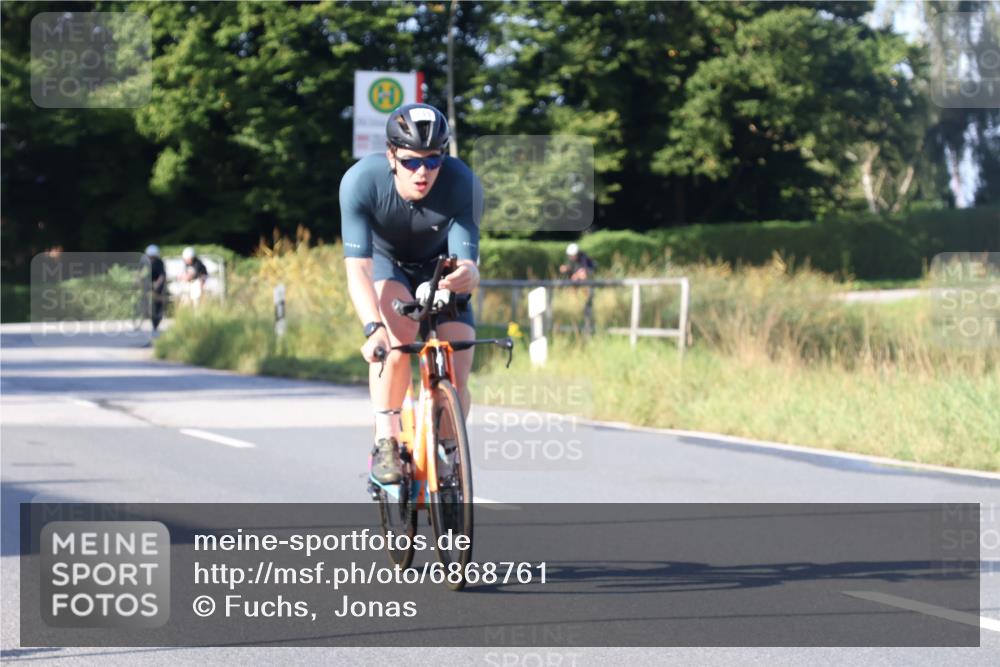 25.08.2024 - Elbe Triathlon Hamburg Fuchs,  Jonas http://msf.ph/oto/6868761 25.08.2024 09:31:18 Radfahren 307, 312, 482, 243, 72 meine-sportfotos.de
