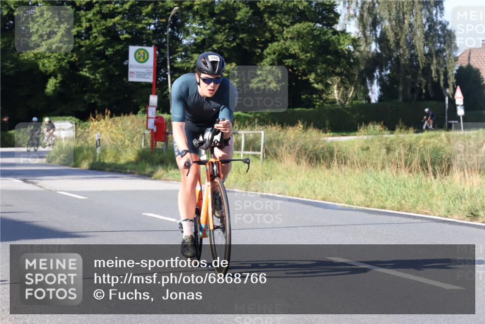 25.08.2024 - Elbe Triathlon Hamburg Fuchs,  Jonas http://msf.ph/oto/6868766 25.08.2024 09:31:18 Radfahren 307, 312, 482, 243, 72 meine-sportfotos.de