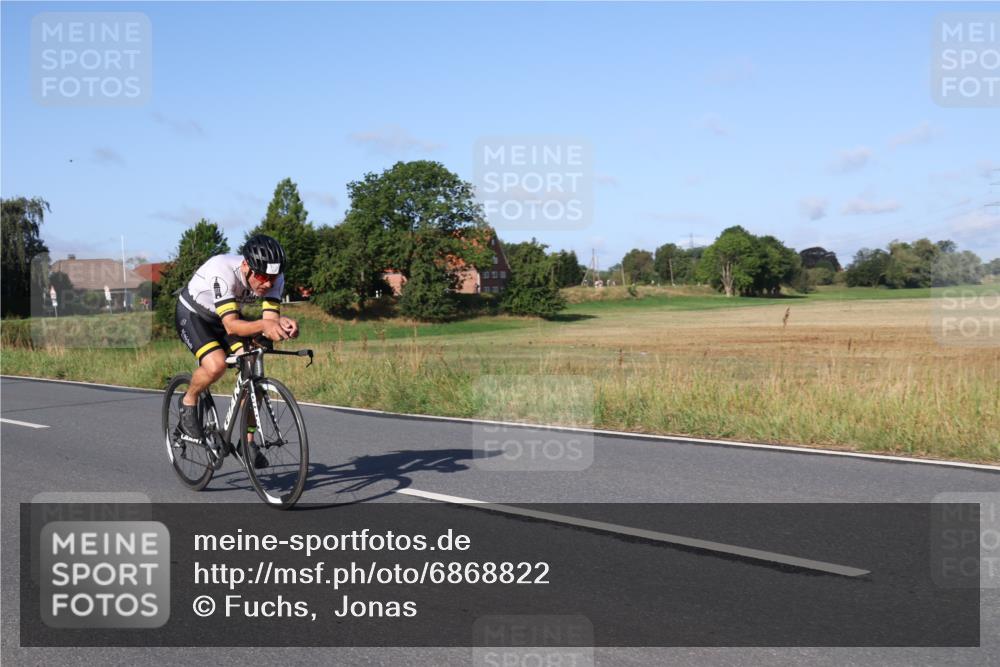 25.08.2024 - Elbe Triathlon Hamburg Fuchs,  Jonas http://msf.ph/oto/6868822 25.08.2024 09:31:22 Radfahren 243, 72, 277, 125, 351 meine-sportfotos.de