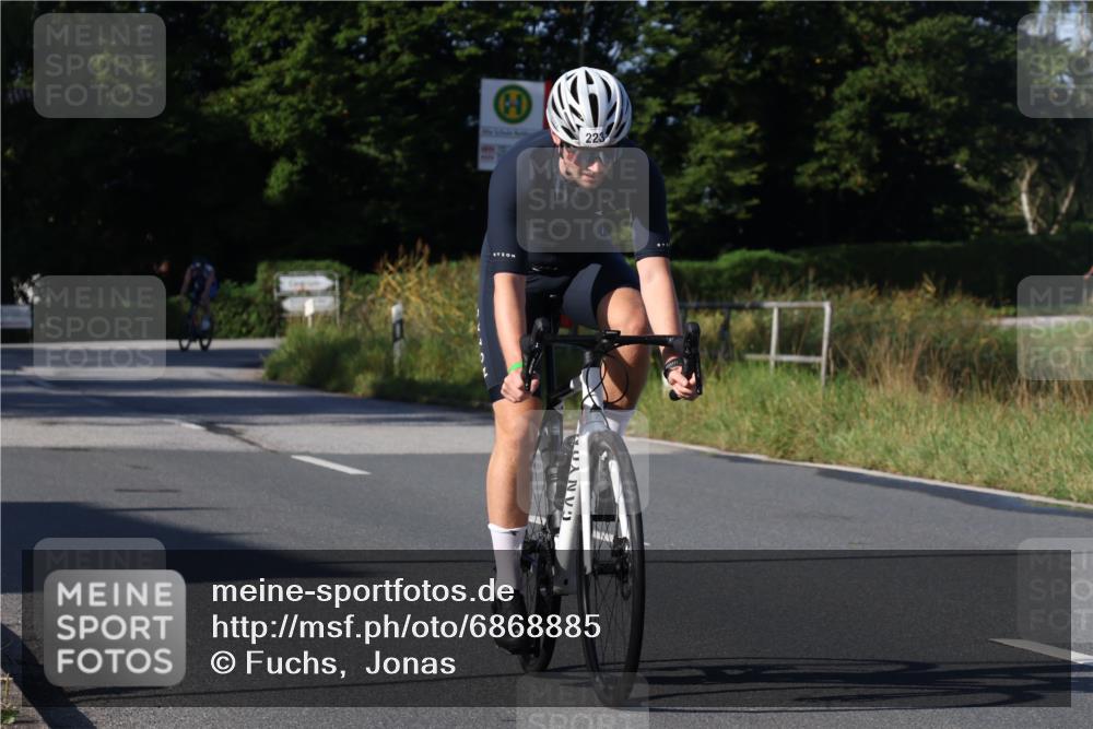 25.08.2024 - Elbe Triathlon Hamburg Fuchs,  Jonas http://msf.ph/oto/6868885 25.08.2024 09:31:30 Radfahren 277, 125, 351, 223, 242 meine-sportfotos.de