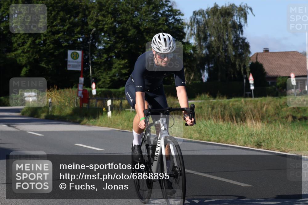 25.08.2024 - Elbe Triathlon Hamburg Fuchs,  Jonas http://msf.ph/oto/6868895 25.08.2024 09:31:30 Radfahren 277, 125, 351, 223, 242 meine-sportfotos.de