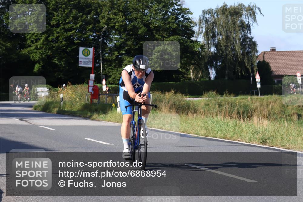25.08.2024 - Elbe Triathlon Hamburg Fuchs,  Jonas http://msf.ph/oto/6868954 25.08.2024 09:31:37 Radfahren 242, 173, 176, 200, 373 meine-sportfotos.de
