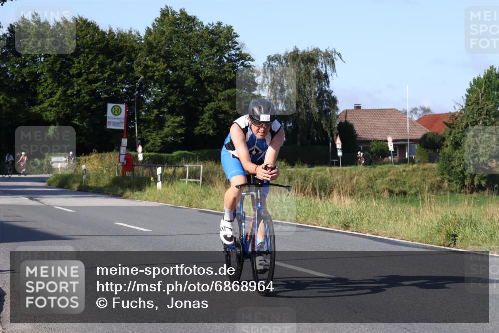 25.08.2024 - Elbe Triathlon Hamburg Fuchs,  Jonas http://msf.ph/oto/6868964 25.08.2024 09:31:37 Radfahren 242, 173, 176, 200, 373 meine-sportfotos.de