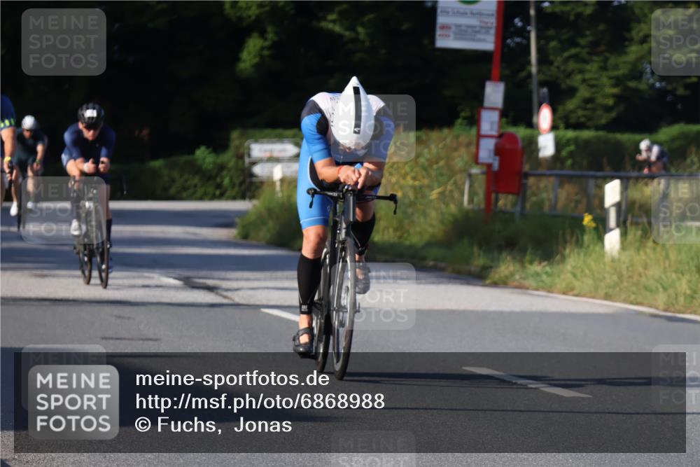 25.08.2024 - Elbe Triathlon Hamburg Fuchs,  Jonas http://msf.ph/oto/6868988 25.08.2024 09:31:40 Radfahren 173, 176, 200, 373, 397, 219 meine-sportfotos.de