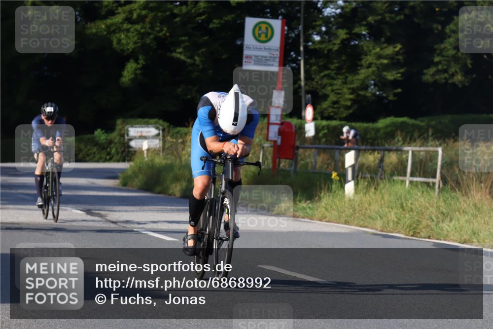 25.08.2024 - Elbe Triathlon Hamburg Fuchs,  Jonas http://msf.ph/oto/6868992 25.08.2024 09:31:40 Radfahren 173, 176, 200, 373, 397, 219 meine-sportfotos.de