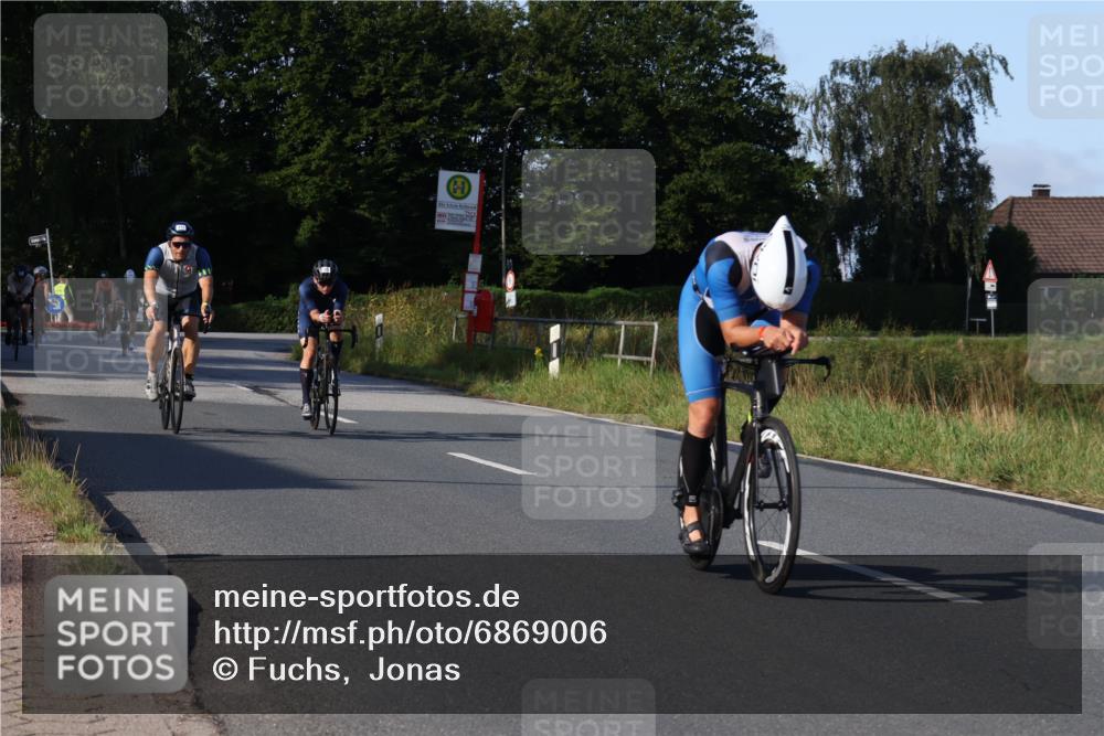 25.08.2024 - Elbe Triathlon Hamburg Fuchs,  Jonas http://msf.ph/oto/6869006 25.08.2024 09:31:41 Radfahren 173, 176, 200, 373, 397, 219, 350 meine-sportfotos.de
